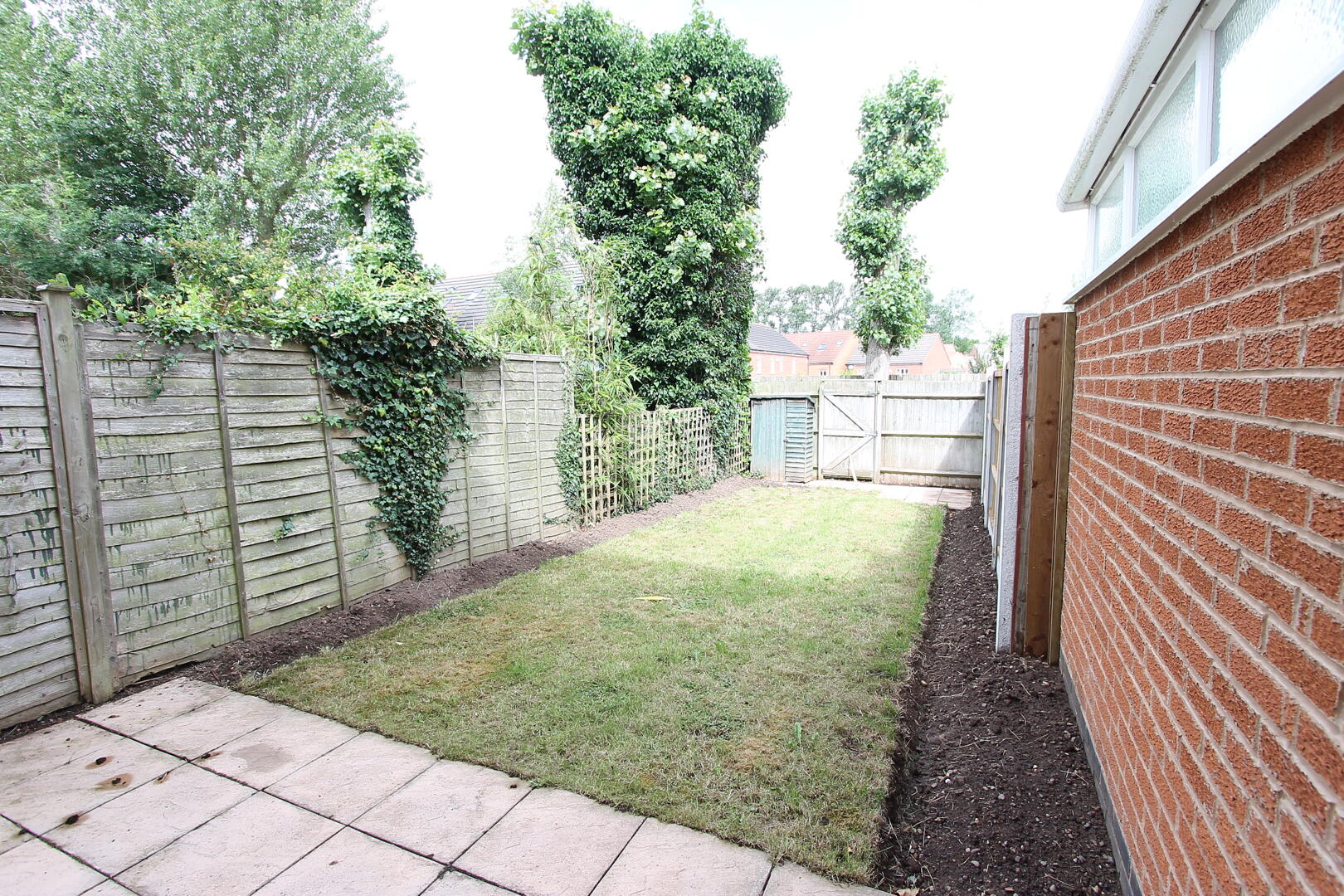 2 bed property in The Hawthorns, Worcestershire